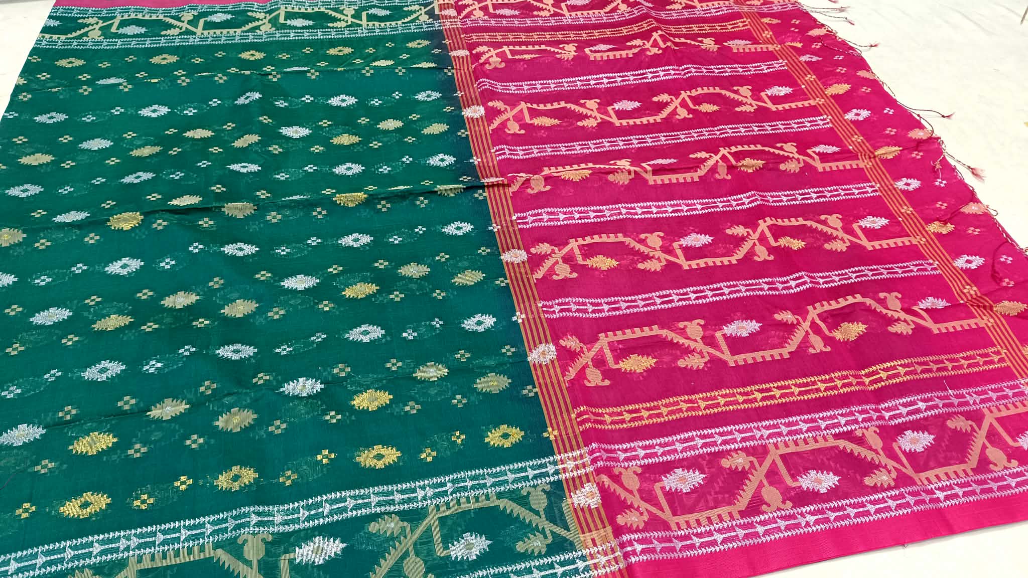 টেন্সেল জরি জামদানি শাড়ি