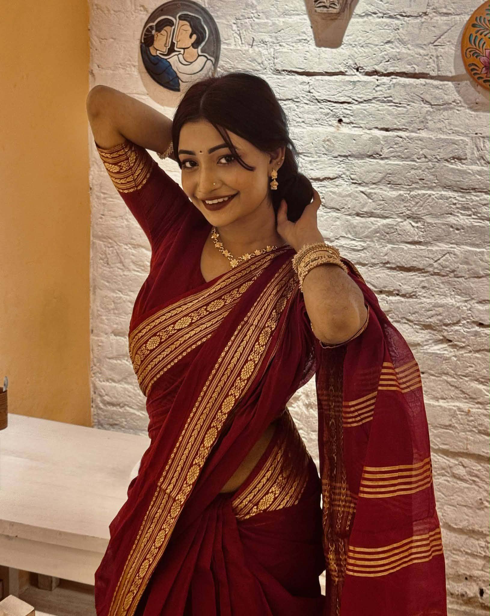 হাফ সিল্ক শাড়ি