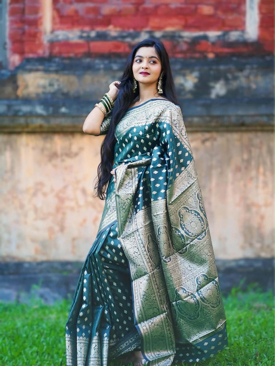 জামদানি শাড়ি